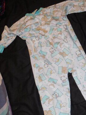 NWOT Spencer's 18 months shap front footed one piece pajama long sleeved
